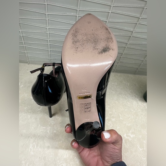 Gucci Black Patent Leather Women's Shoes - Picture 6 of 6